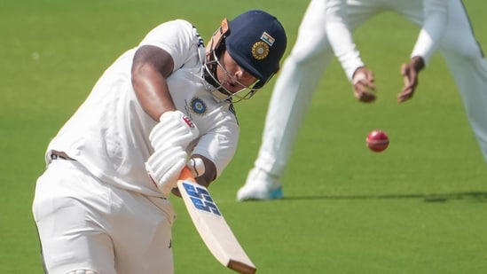 Duleep Trophy Final Day 4: दूसरी पारी में नहीं चला सूर्यवंशी का बल्ला, सिर्फ 8 रन बनाकर लौटे